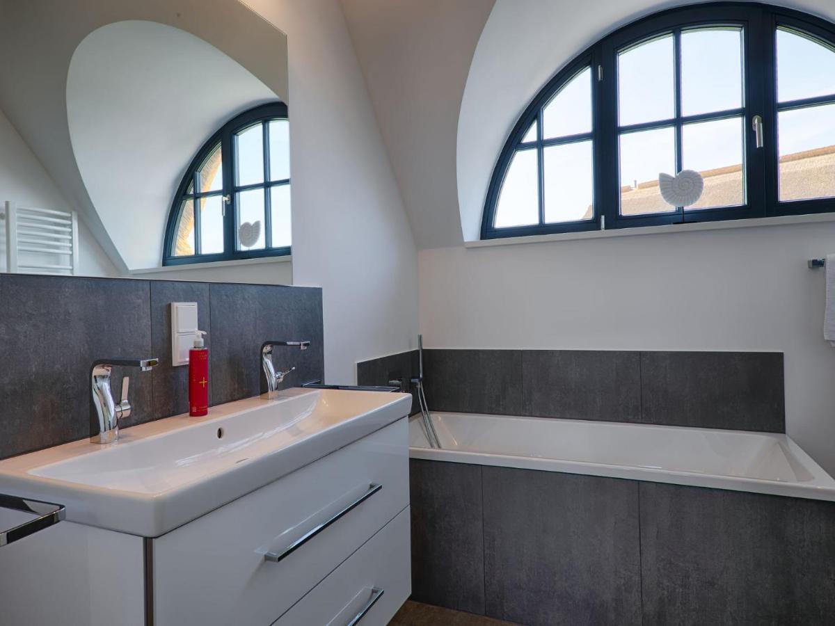 Reetland Am Meer - Premium Reetdachvilla Mit 3 Schlafzimmern, Sauna Und Kamin F23 Dranske Buitenkant foto